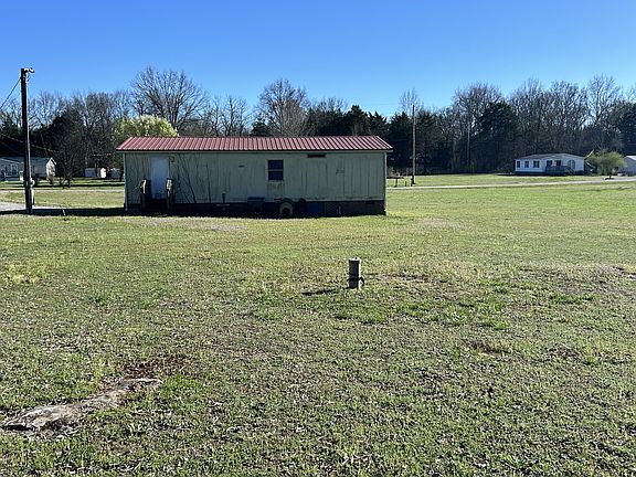 4th image of 1409 Dean Rd