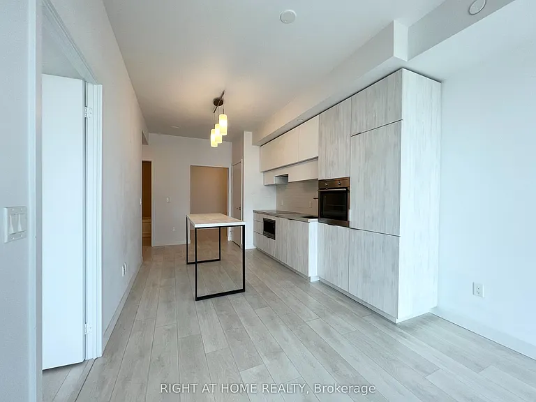 8 Eglinton Ave E #5001 — Photo 8