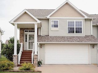 1590 Vandello Cir, North Liberty, IA 52317