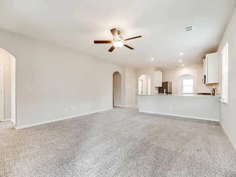 1032 Calhoun Dr — Photo 6