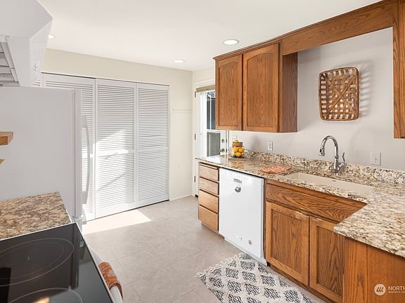 4th image of 20309 53rd Avenue W