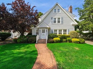38 Fern Street, Floral Park, NY 11001