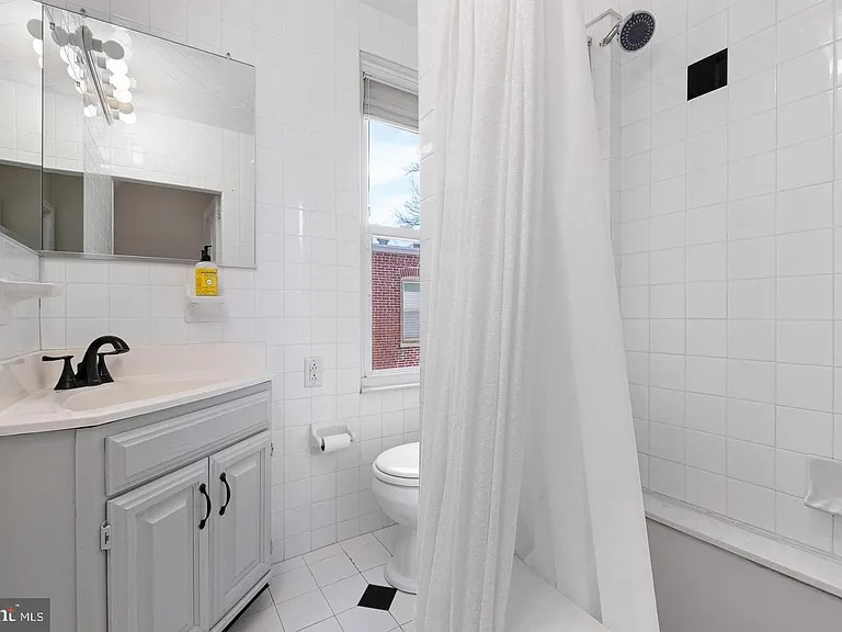1419 Hamilton St — Photo 29