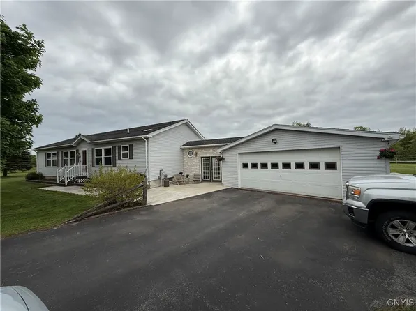 24929 Chrysler Dr, Calcium, NY 13616