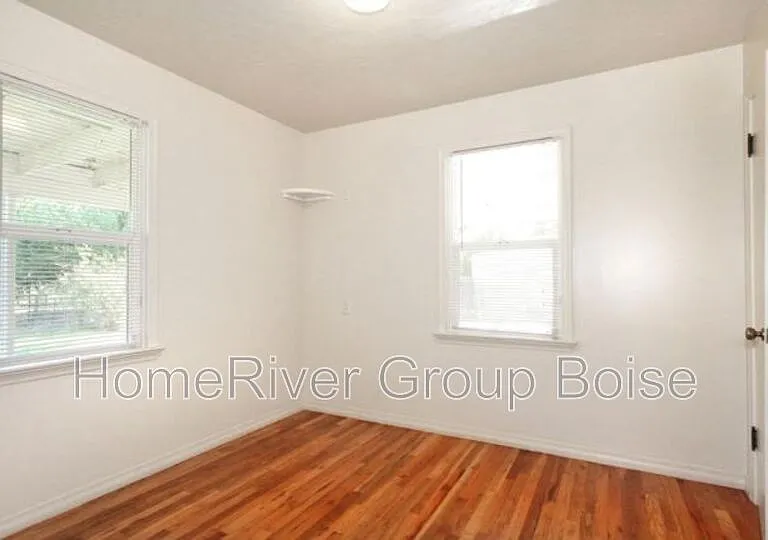 2201 W Dorian St — Photo 11