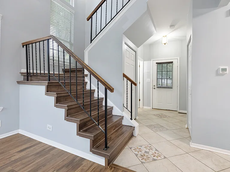 1175 Regency Dr — Photo 8
