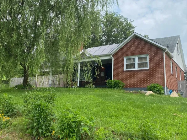 307 Wenonah Ave, Pearisburg, VA 24134