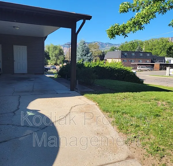4099 S Madison Ave — Photo 24