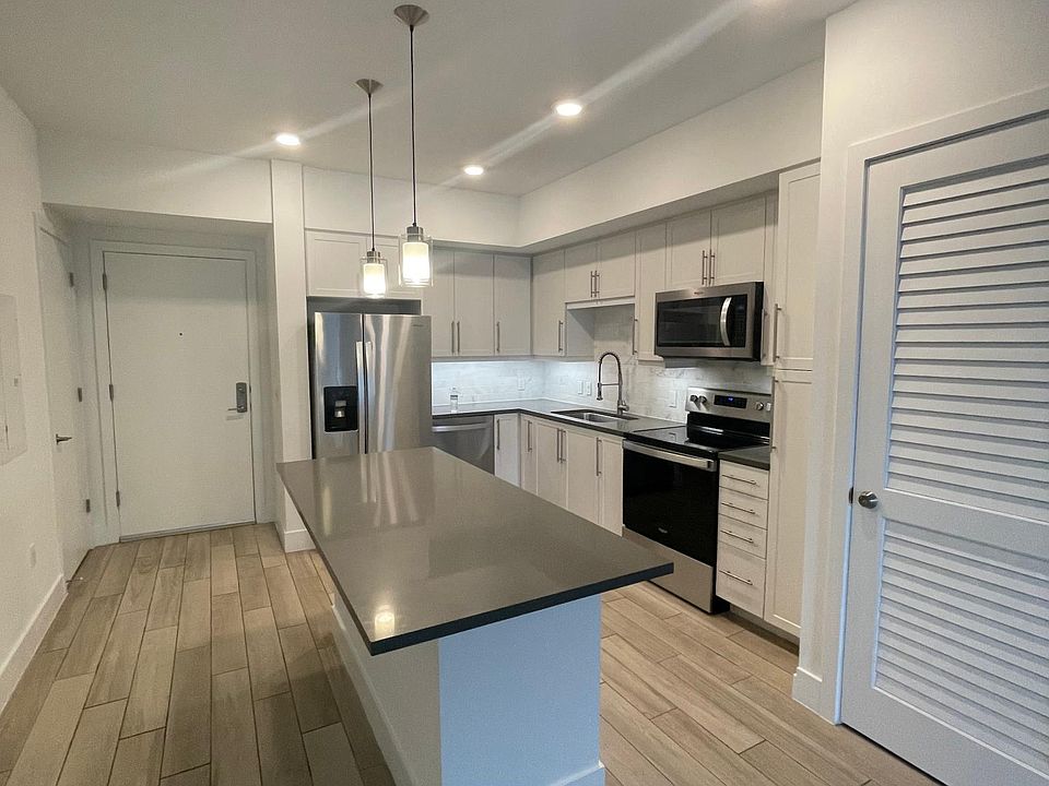 1st image of 7500 NW 104th Ave #304