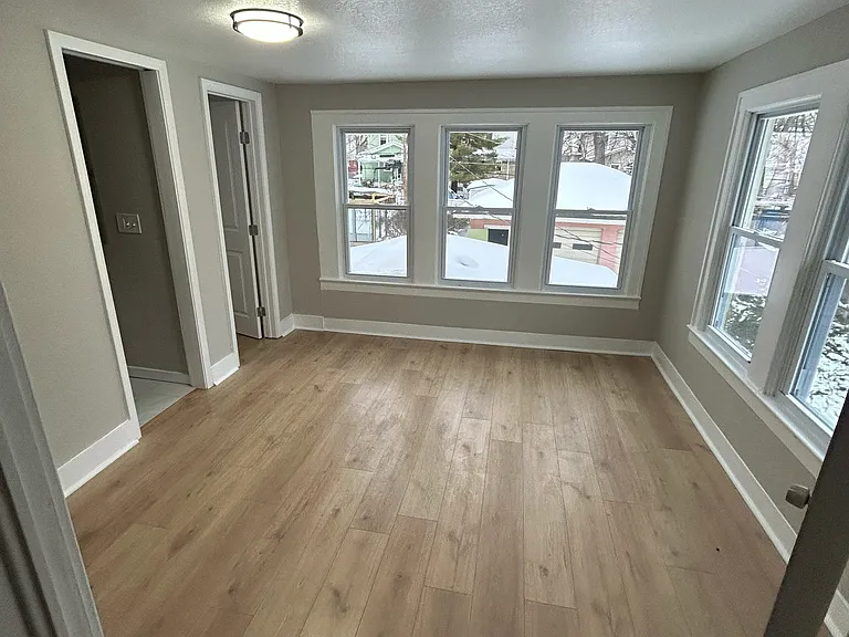 3216 E 28th St — Photo 25