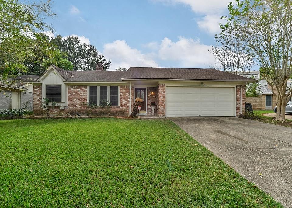 1st image of 15123 Grove Gardens Dr