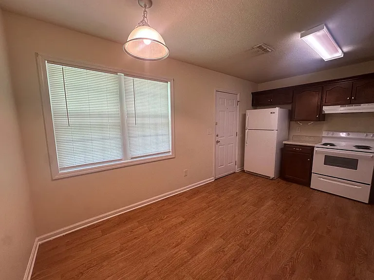 5320 Whisperwood Ct — Photo 8