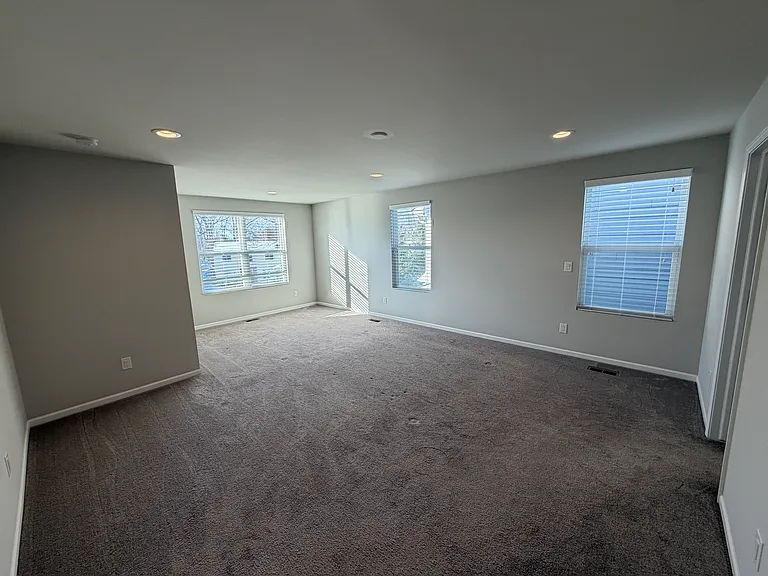 31065 Tremont Ln — Photo 43