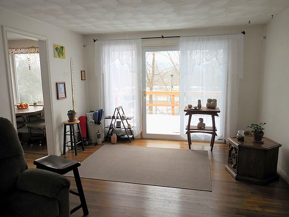 2nd image of 1416 Arch Dr