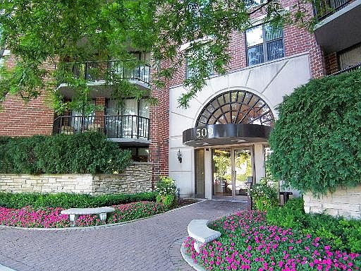 1st image of 509 Aurora Ave Unit 306