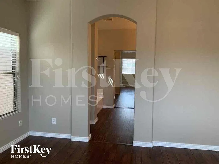 17424 N 19th Ter — Photo 21