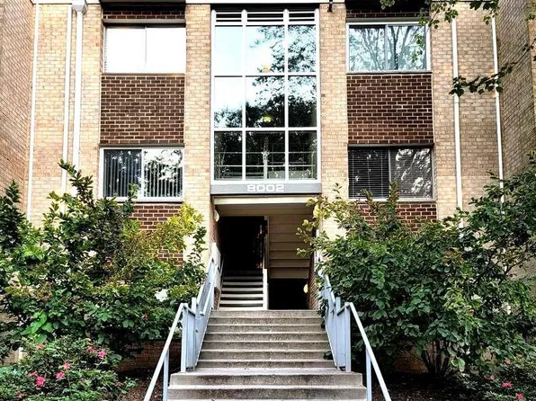 8006 Chanute Pl APT 4, Falls Church, VA 22042