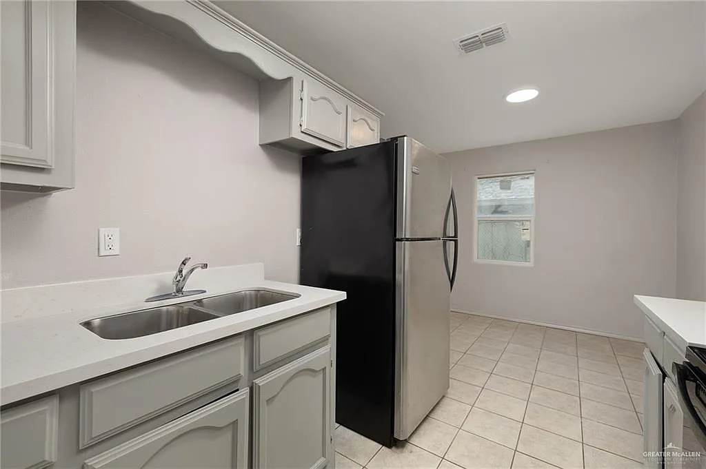2 bed, 1.0 bath, 760 sqft, $675 — Photo 4