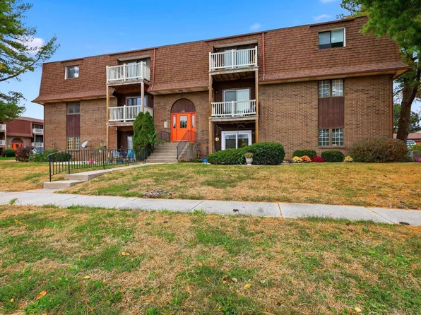 1249 48th Ave APT 18, East Moline, IL 61244