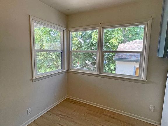 3rd image of 426 Polk St