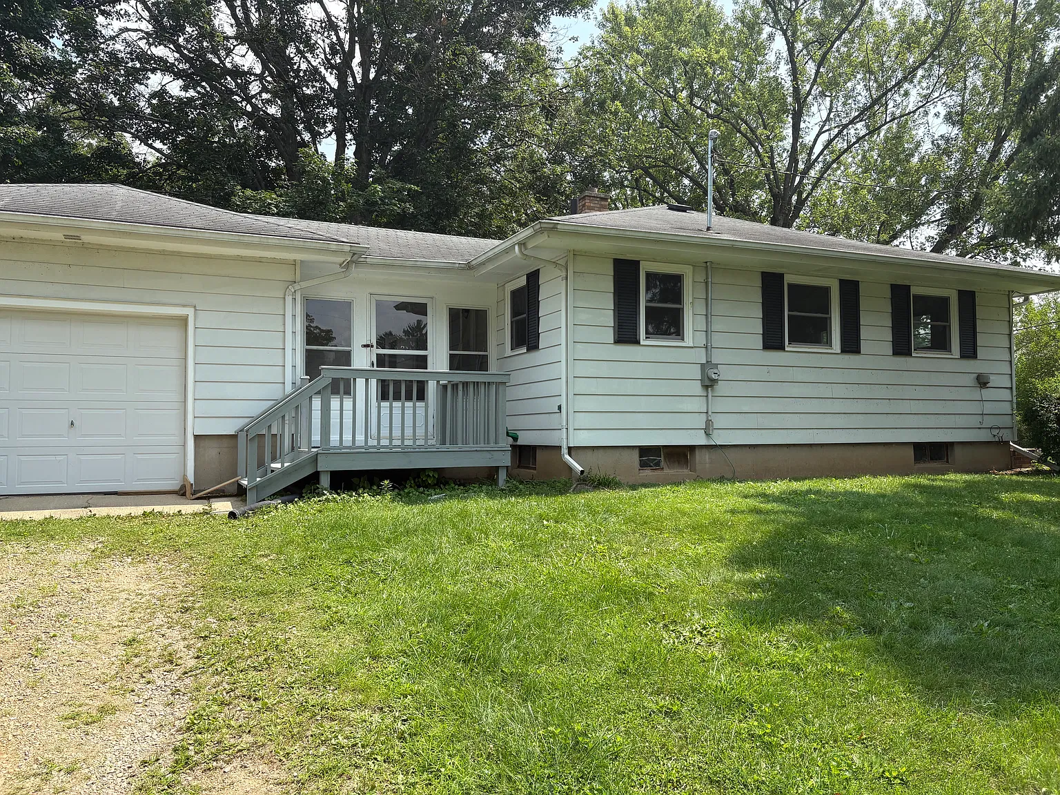 1502 Steensland Dr — Photo 2
