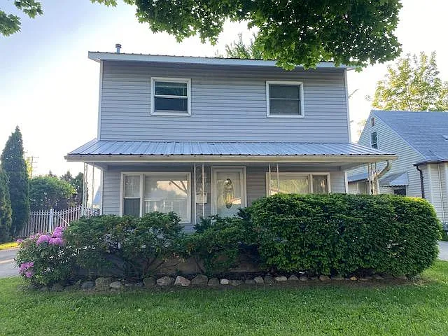 1789 Bacon Ave — Photo 1