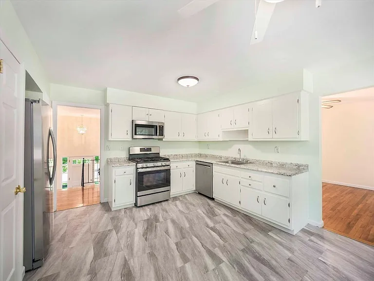 5 Dorchester Ave — Photo 9