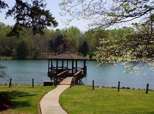 298 Queens Cove Rd, Mooresville, NC 28117