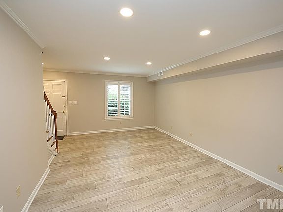5th image of 3719 Jamestown Cir #3719