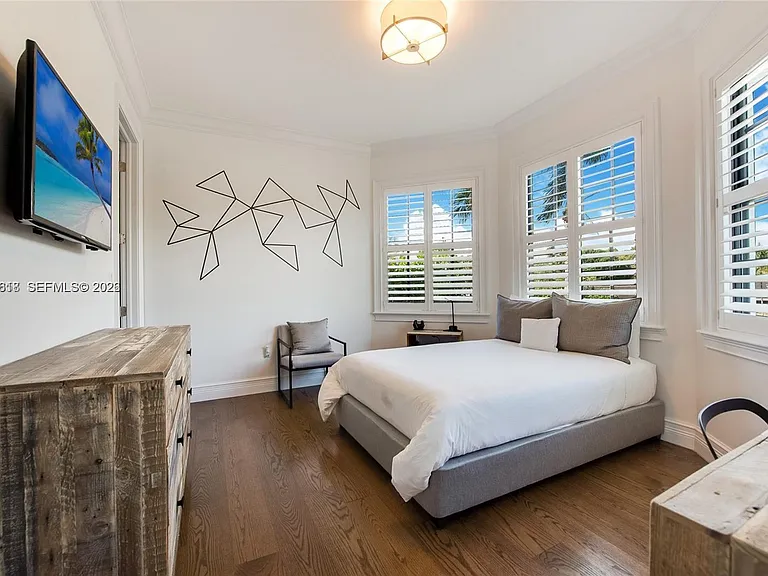 1151 S Alhambra Cir — Photo 12
