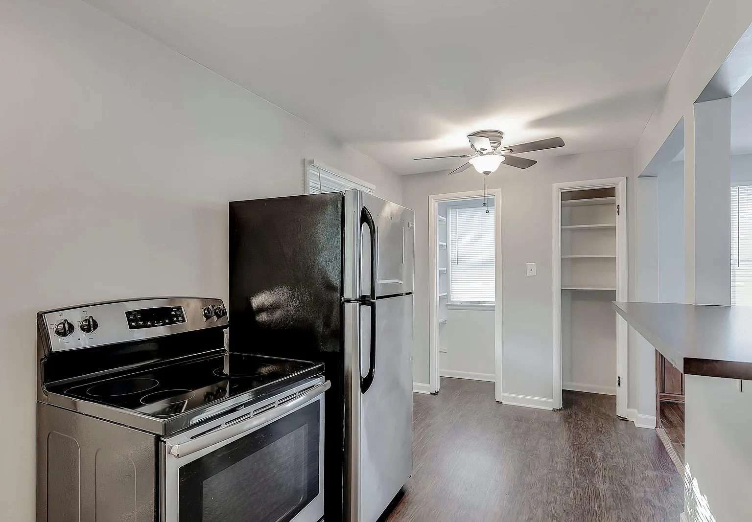 4449 Kingsley Dr — Photo 4