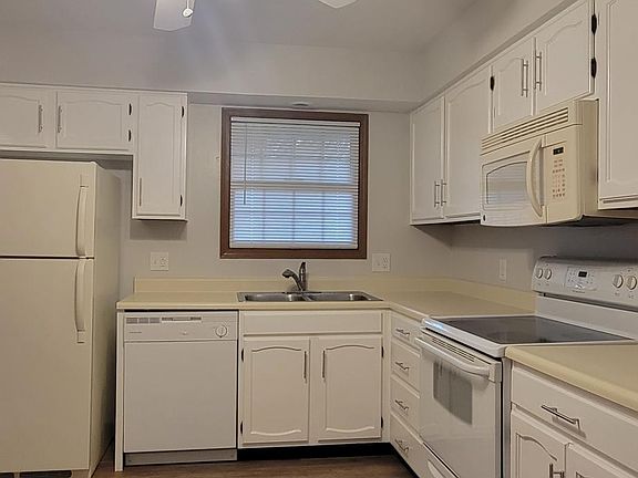 5th image of 2788 Sweetbriar Ct #2