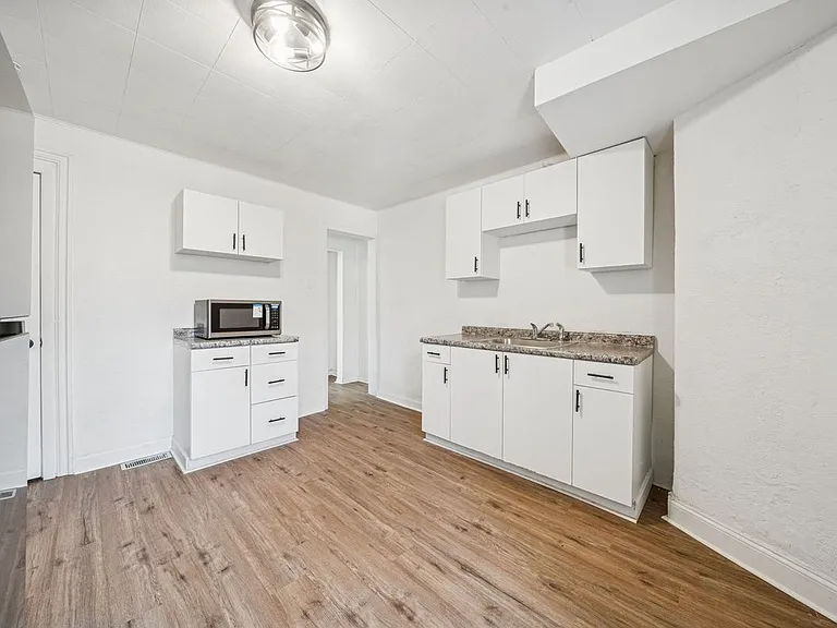 3226 Richardson Ave — Photo 4