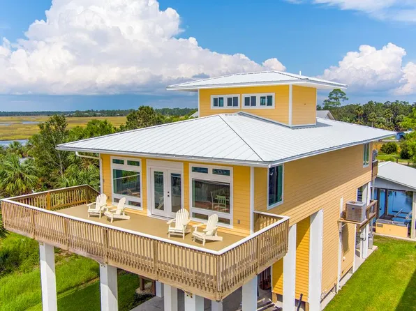 56 SE 210th St, Suwannee, FL 32692