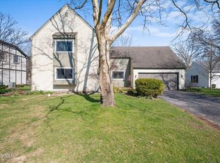 904 Apple Creek Dr, Perrysburg, OH 43551