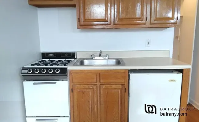 Rented by Batra Group Inc | media 19