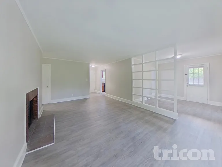 5530 Wedgewood Dr — Photo 4