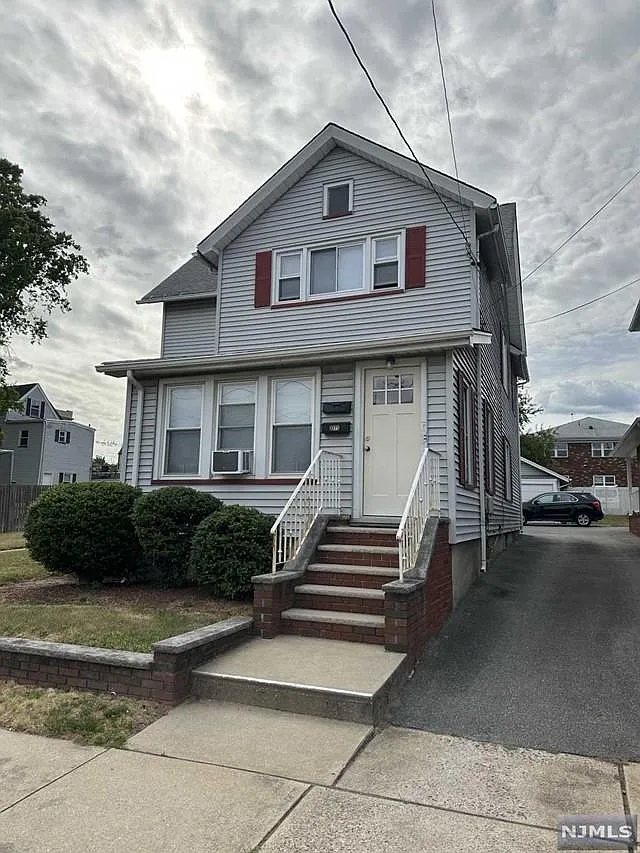 2 bed, $2,200 — Photo 1