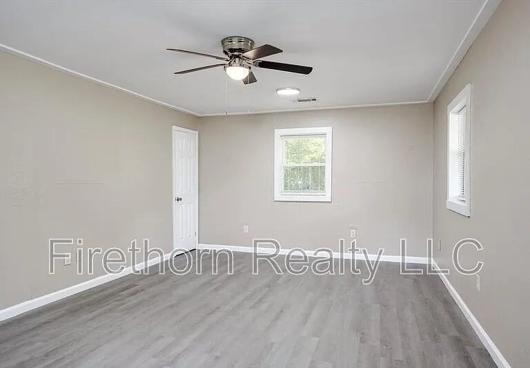 2719B Meadowbrook Dr — Photo 11