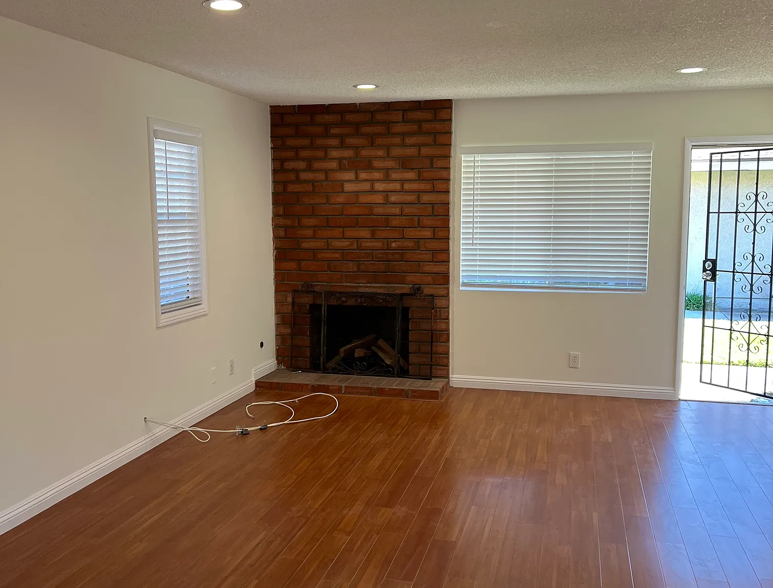 2 bed, 1050 sqft, $2,800 — Photo 3