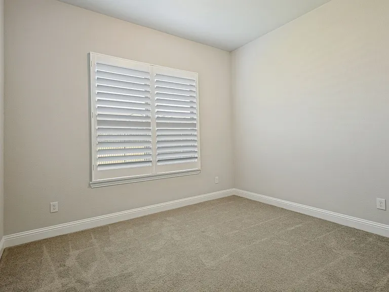 603 Warner Dr — Photo 7