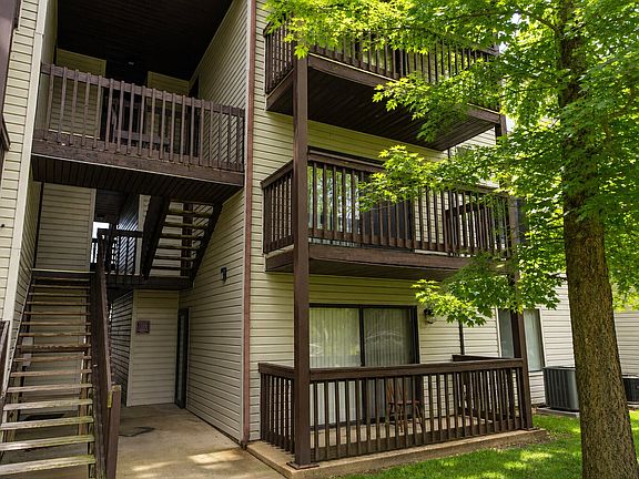 2nd image of 87 Wells Ct