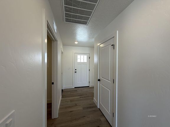 4th image of 1291 Primrose Ln