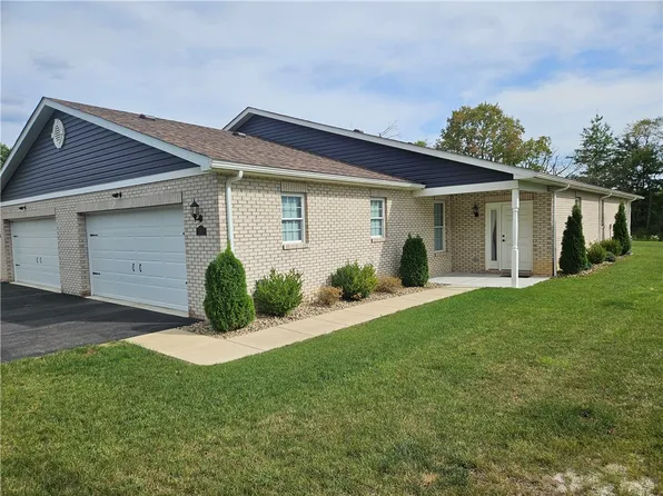562 Woodhawk Ln, Butler, PA 16001