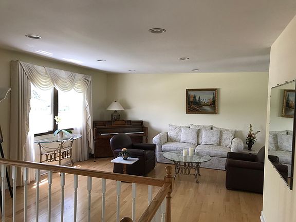 2nd image of 4454 Mumford Dr