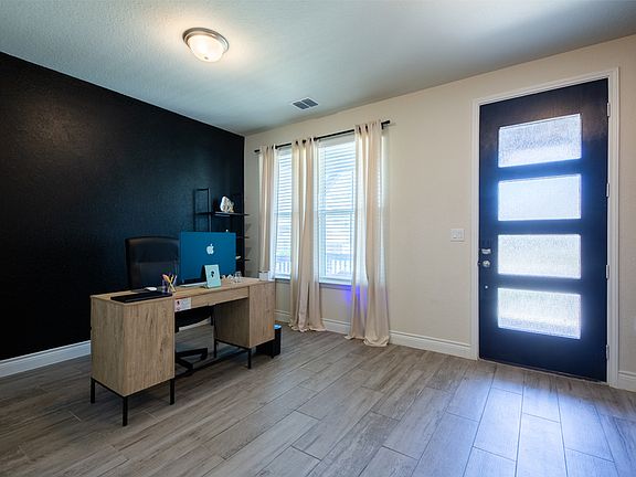 2nd image of 27215 Volcano Dr