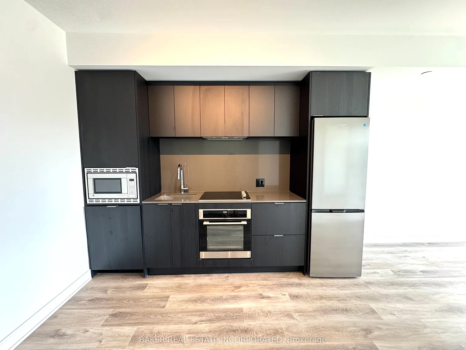 Arte Condos — Photo 2