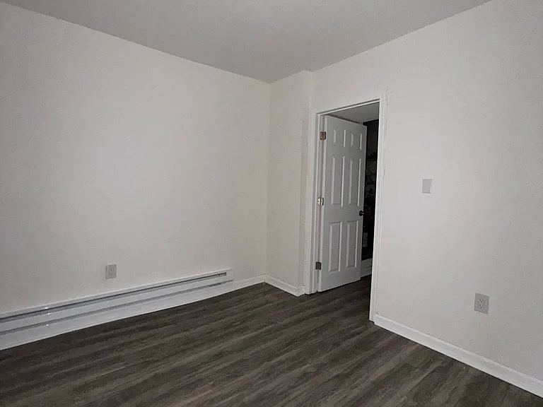 6125 Glenmore Ave #1 — Photo 3
