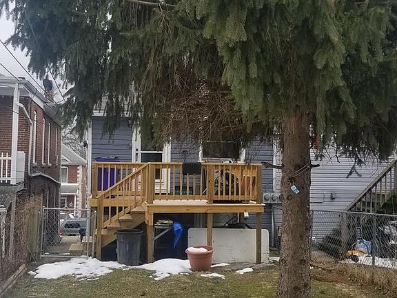 3rd image of 425 Guilford Ave