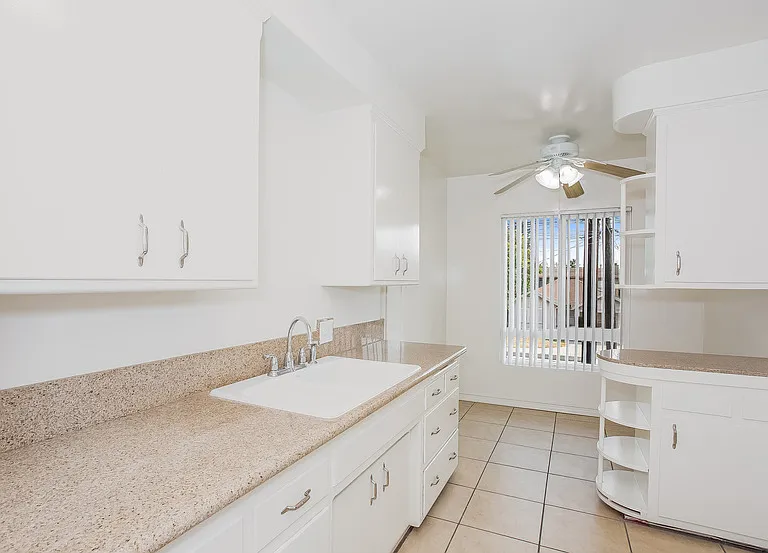 5 W Pine St #5 — Photo 3